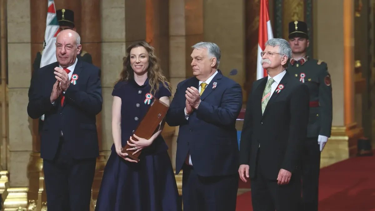 Rúzsa Magdi Kossuth-díjat kapott.