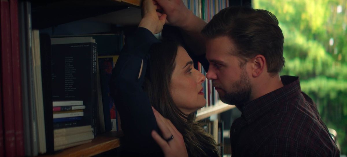 A Vladimir március 5-től látható a Netflixen. 