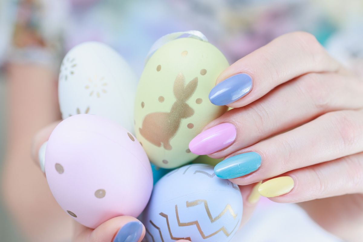 húsvéti körmök 2026