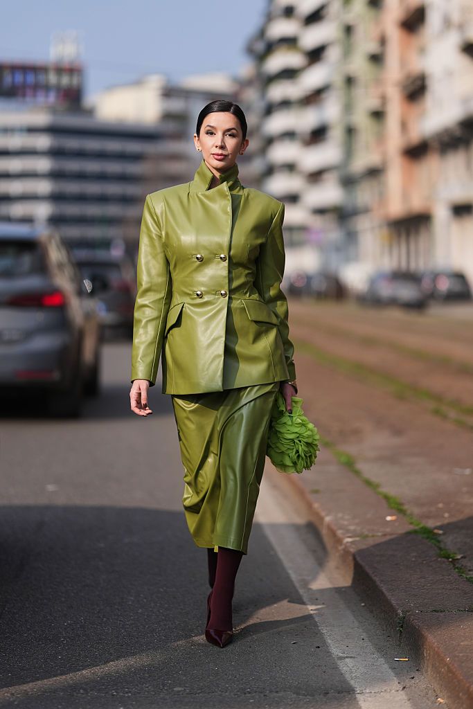 Milanói Divathét olíva színes bőrszoknya