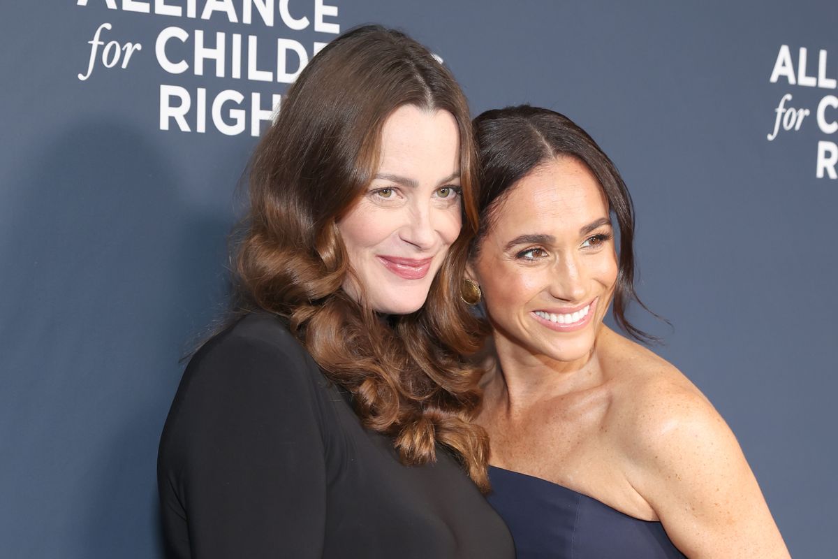 Kelly McKee Zajfen és Meghan Markle az t Alliance for Children's Rightson.