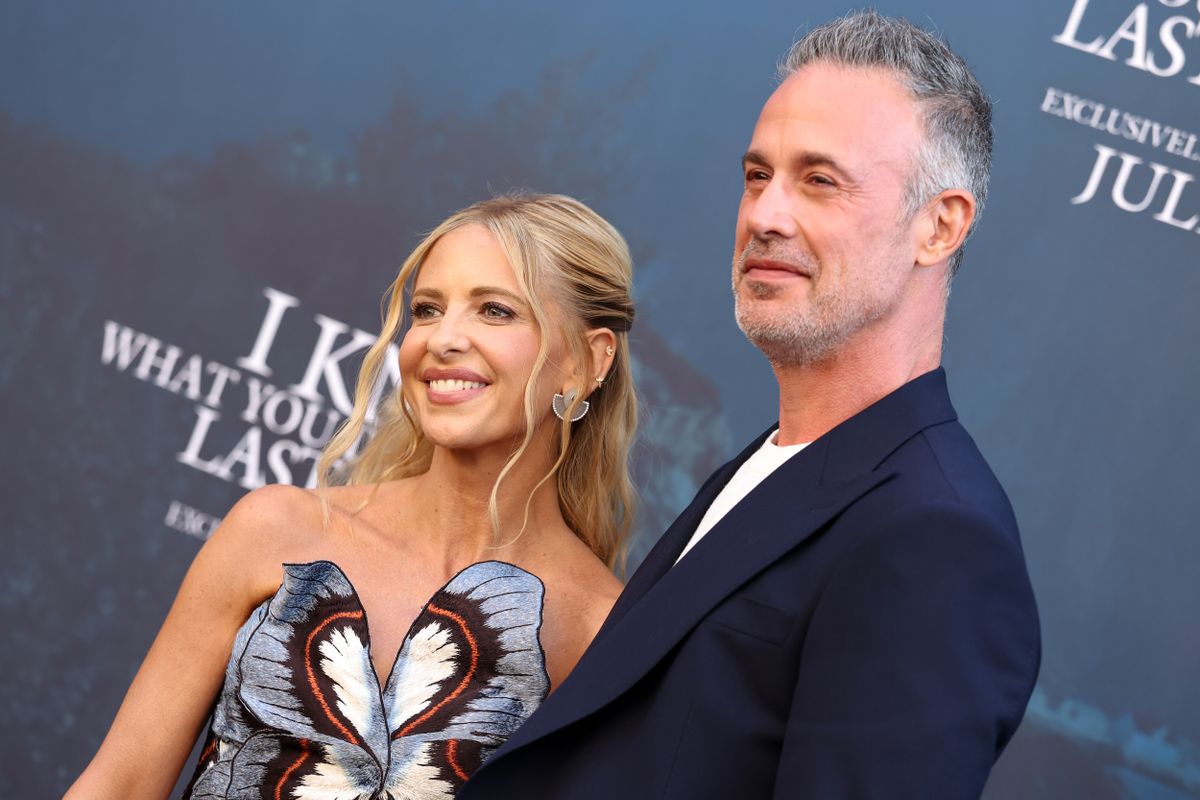 Freddie Prinze Jr. és Sarah Michelle Gellar a Tudom mit tettél tavaly nyáron reboot premierjén