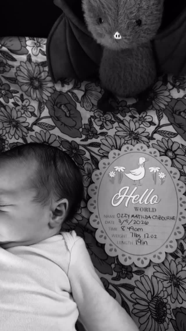 Megszületett Ozzy Osbourne unokája, aki szintén az Ozzy nevet kapta