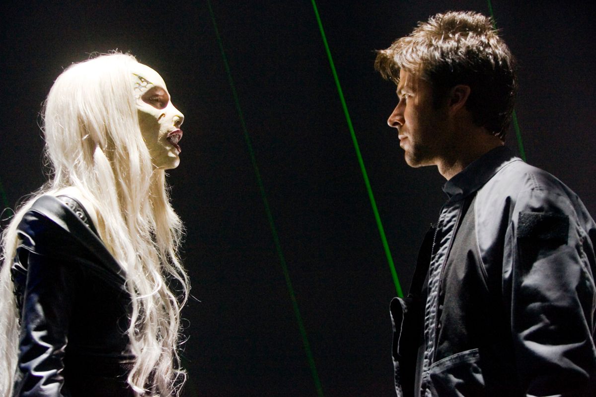 STARGATE ATLANTIS -- SCI FI Series -- "The Hive" -- Pictured: (l-r) Andee Frizzell as Wraith Queen, Joe Flannigan as Major John Sheppard -- SCI FI Photo: Bob Akester
FOR EDITORIAL USE ONLY -- DO NOT RE-SELL/DO NOT ARCHIVE