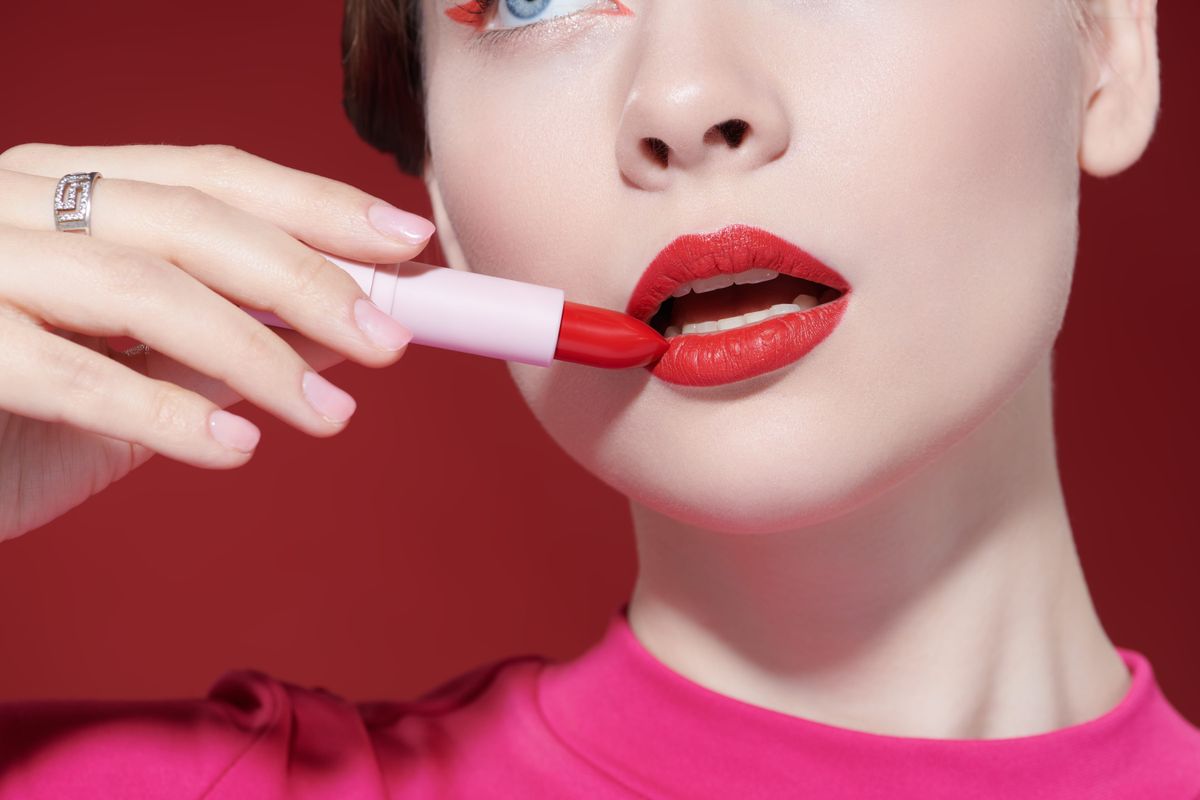 A vékony ajkak sminkelése nem bomyolult, ha tudsz néhány trükköt.