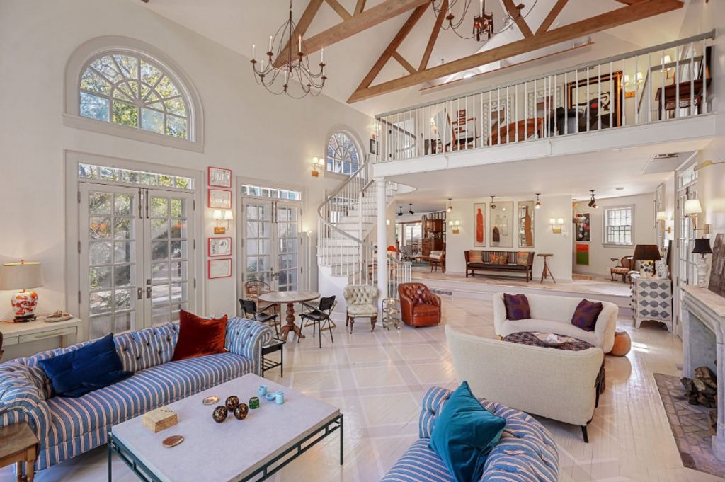 Drew Barrymore 18. századi otthona - nappali