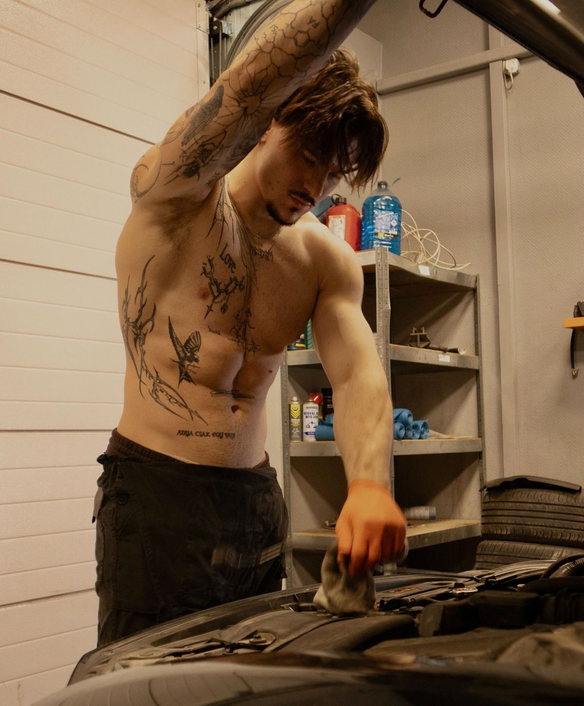 Mikler Lénárd, az autószerelő magyar TikTokker