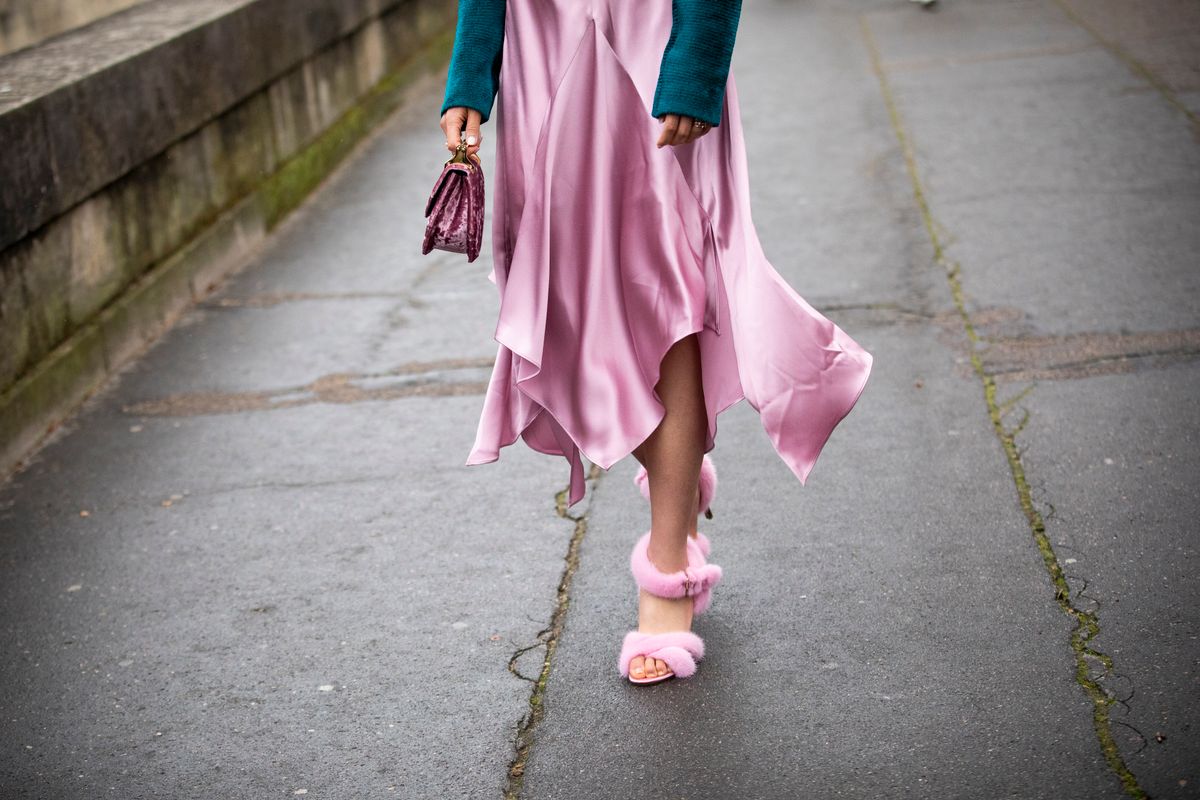 "2026 cipő divatja extravagáns divattrendről árulkodik