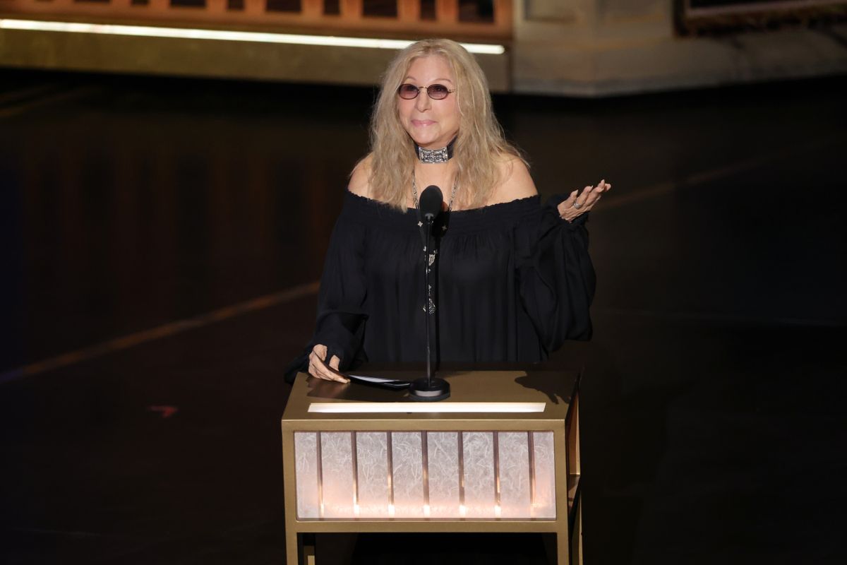 Barbra Streisand az Oscar-gála színpadán - Jane Fonda szerint neki kellett volna megemlékeznie Robert Redfordról