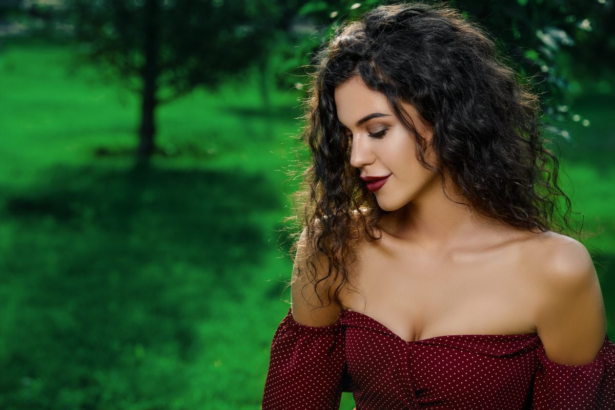 felsők kis mellekhez, bordó színben