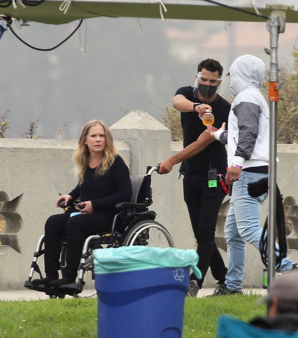 Christina Applegate-nél a Halott vagy forgatása alatt diagnosztizáltak szklerózis multiplexet. 