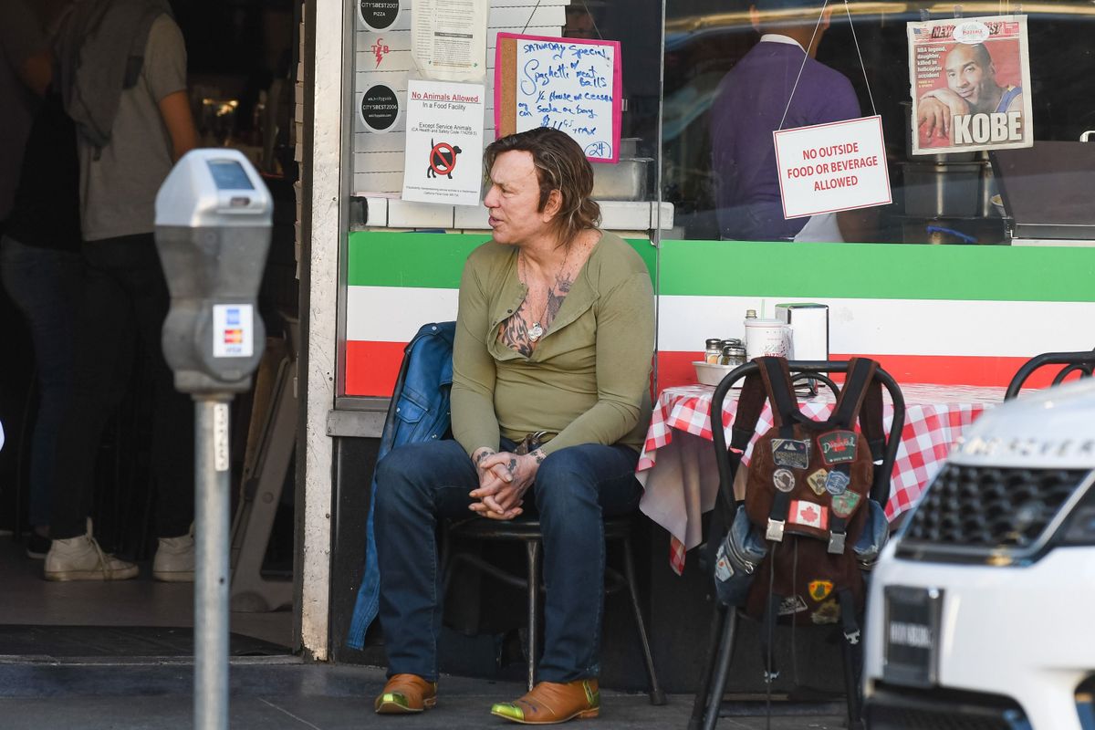 Mickey Rourke-ot kilakoltatták.