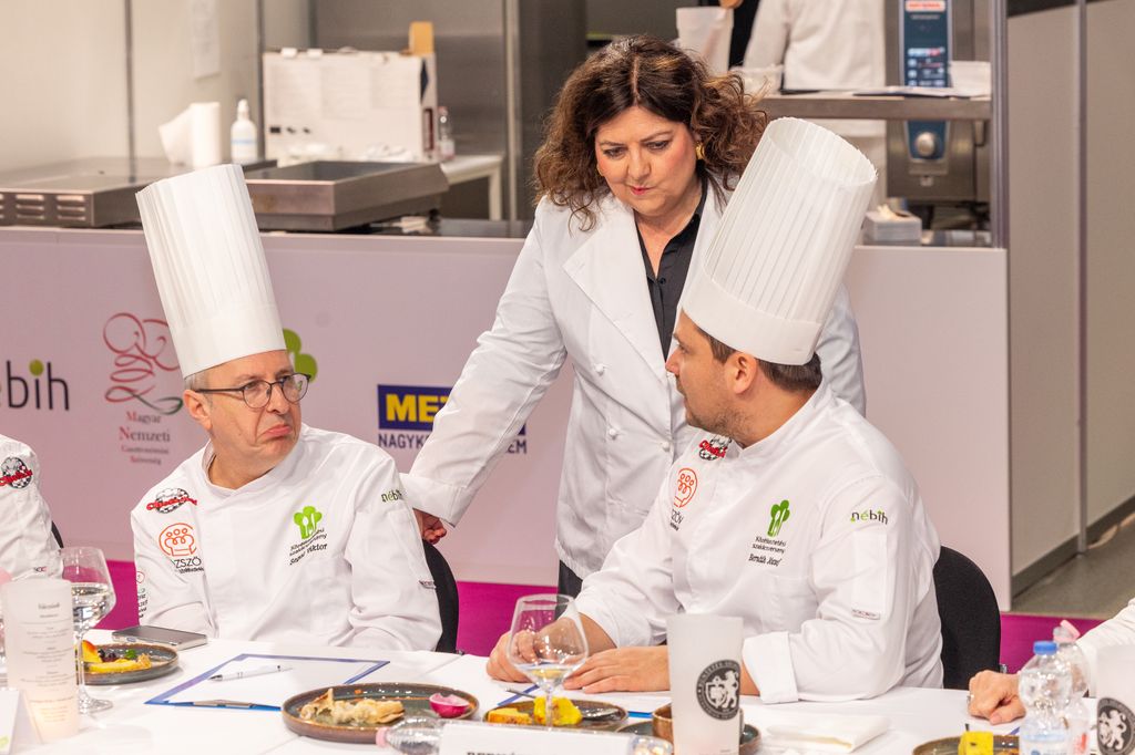 Mautner Zsófi a Közétkeztetési Szakácsverseny döntő háziasszonya