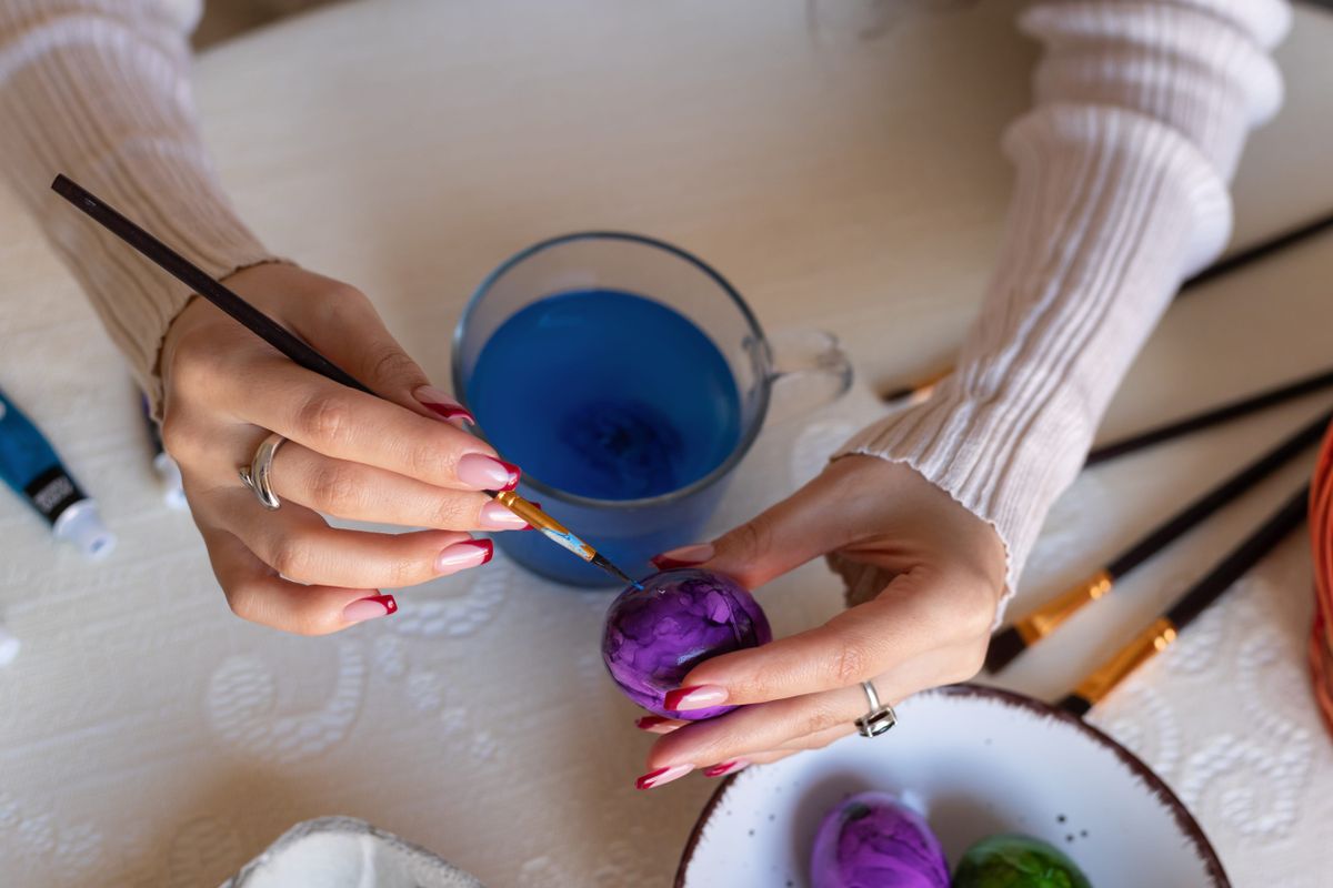 A húsvétitojás-festés nem követel profi képességeket. Mutatunk néhány technikát, amelyekkel te is csodaszépeket alkothatsz otthon.