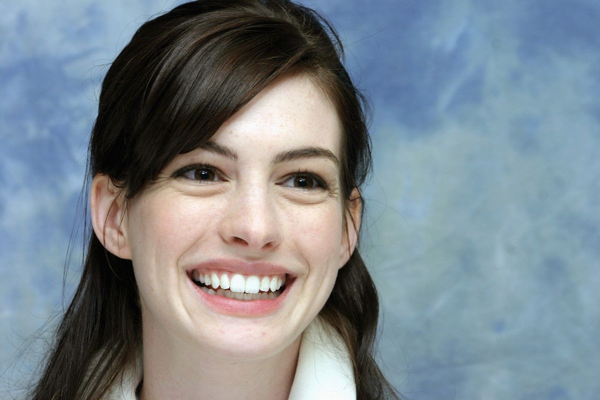 NEW YORK, NY - JUNE 16:  Actress Anne Hathaway talks at the Regency Hotel on June 16, 2006 in New York, New York. (Photo by Piyal Hosain/Fotos International/Getty Images)