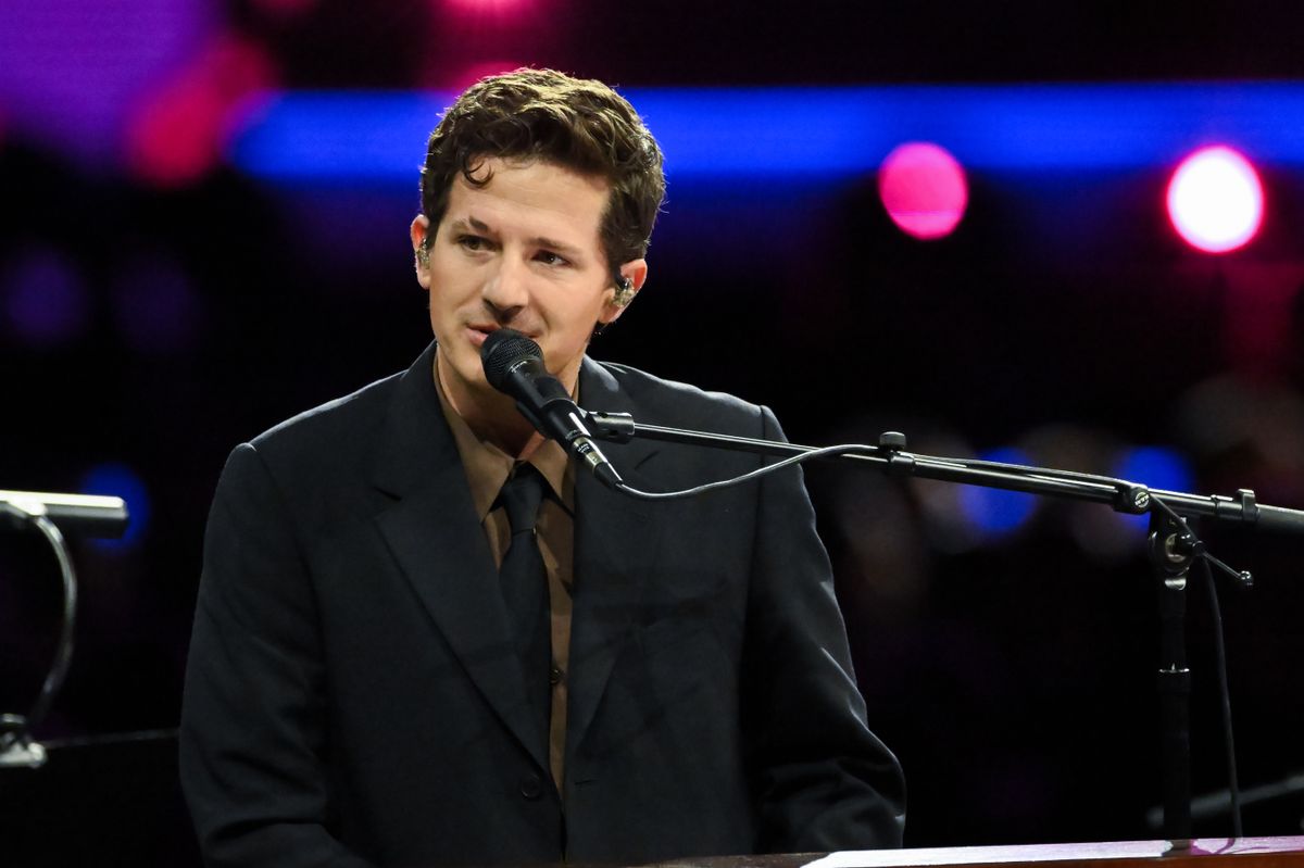 Charlie Puth apa lett