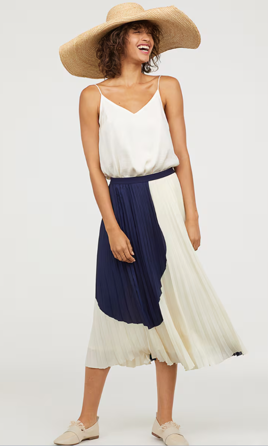 Rakott és pliszírozott szoknya