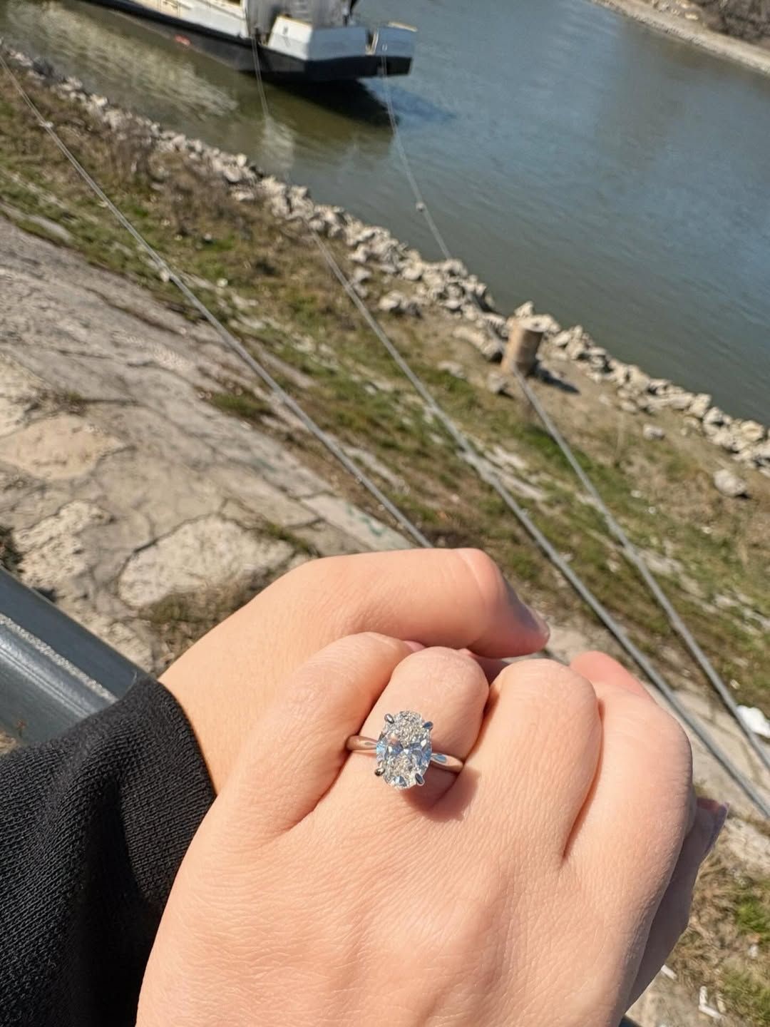 Király Linda kezét a Duna-Parton, ezzel a csodás gyűrűvel kérte meg a szerelme