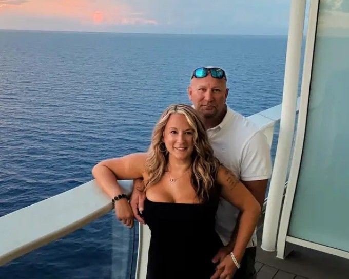 Rachel Tussey és férje a hasplasztika előtt