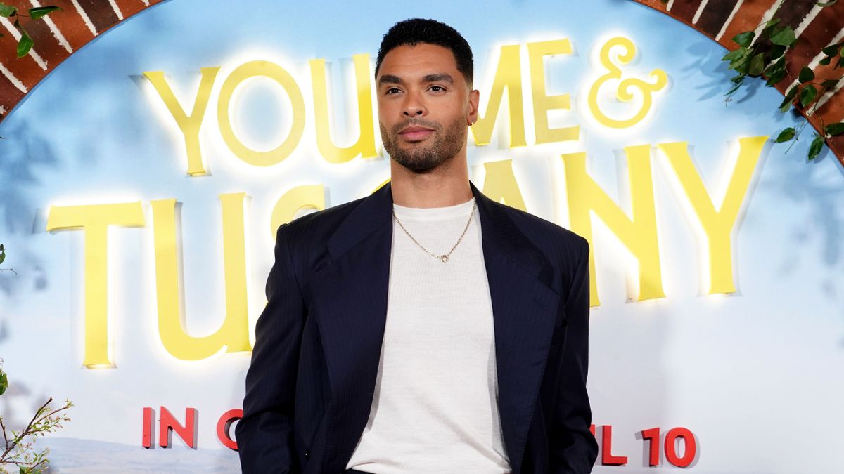 Regé-Jean Page lesz az új James Bond?