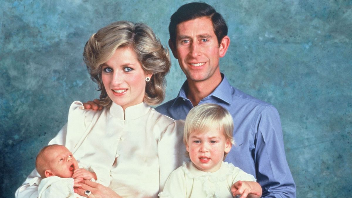 Diana hercegné és Károly herceg gyerekeikkel: Vilmossal és Harryvel.