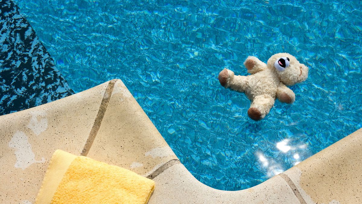 halálos gyermekbaleset egy medencében