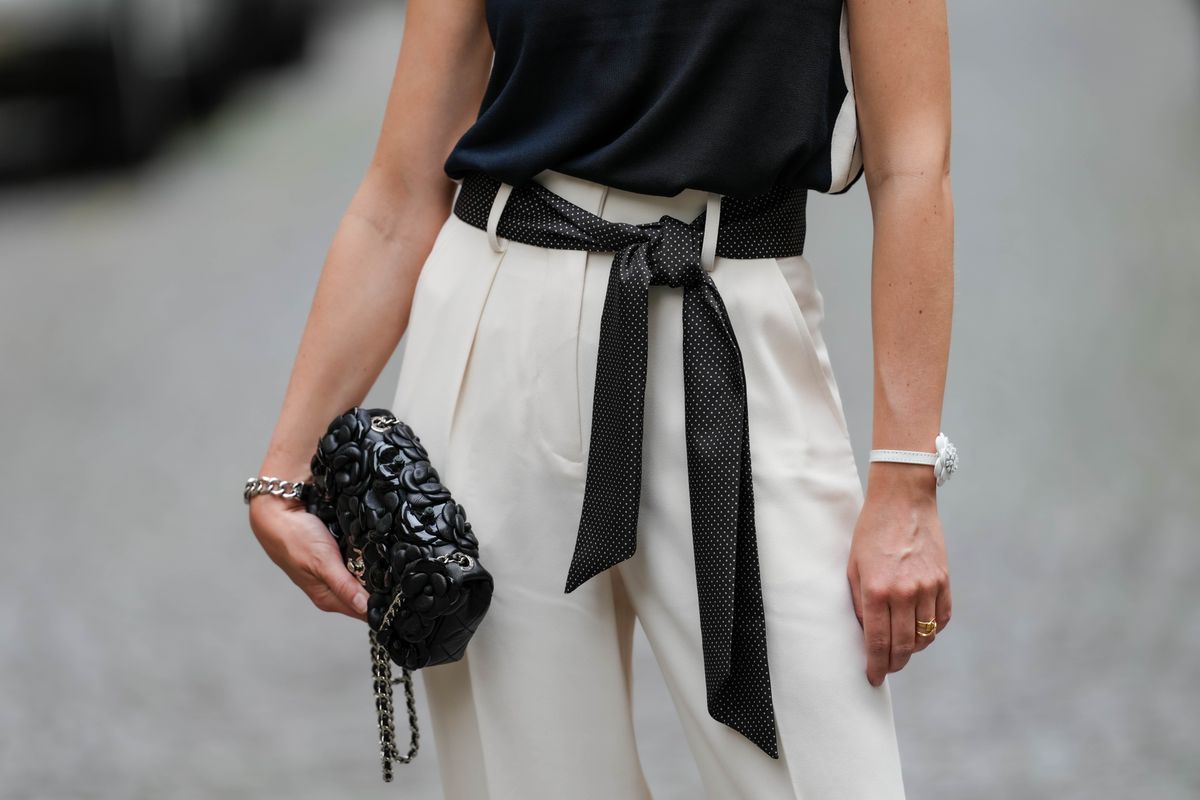 rövid felsőtest optikai nyújtására,illusztráció öv közelről