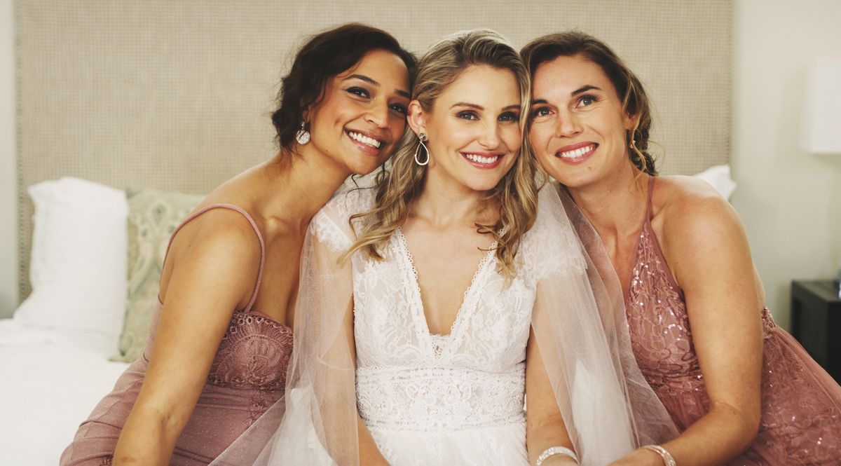 Három nő esküvői frizura és smink próbán
