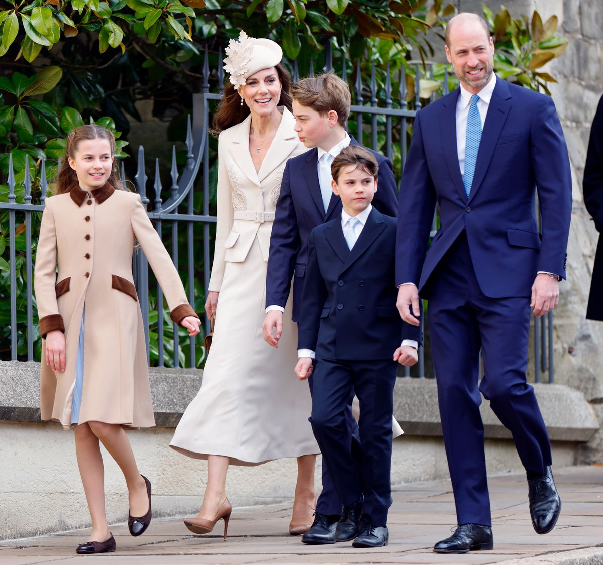 Sarolta hercegnő, Katalin hercegné, György herceg, Lajos herceg és Vilmos herceg húsvétkor