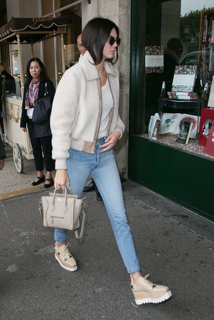 Megint Kendall Jenner tehet mindenről: éktalpú cipő streetstyle.