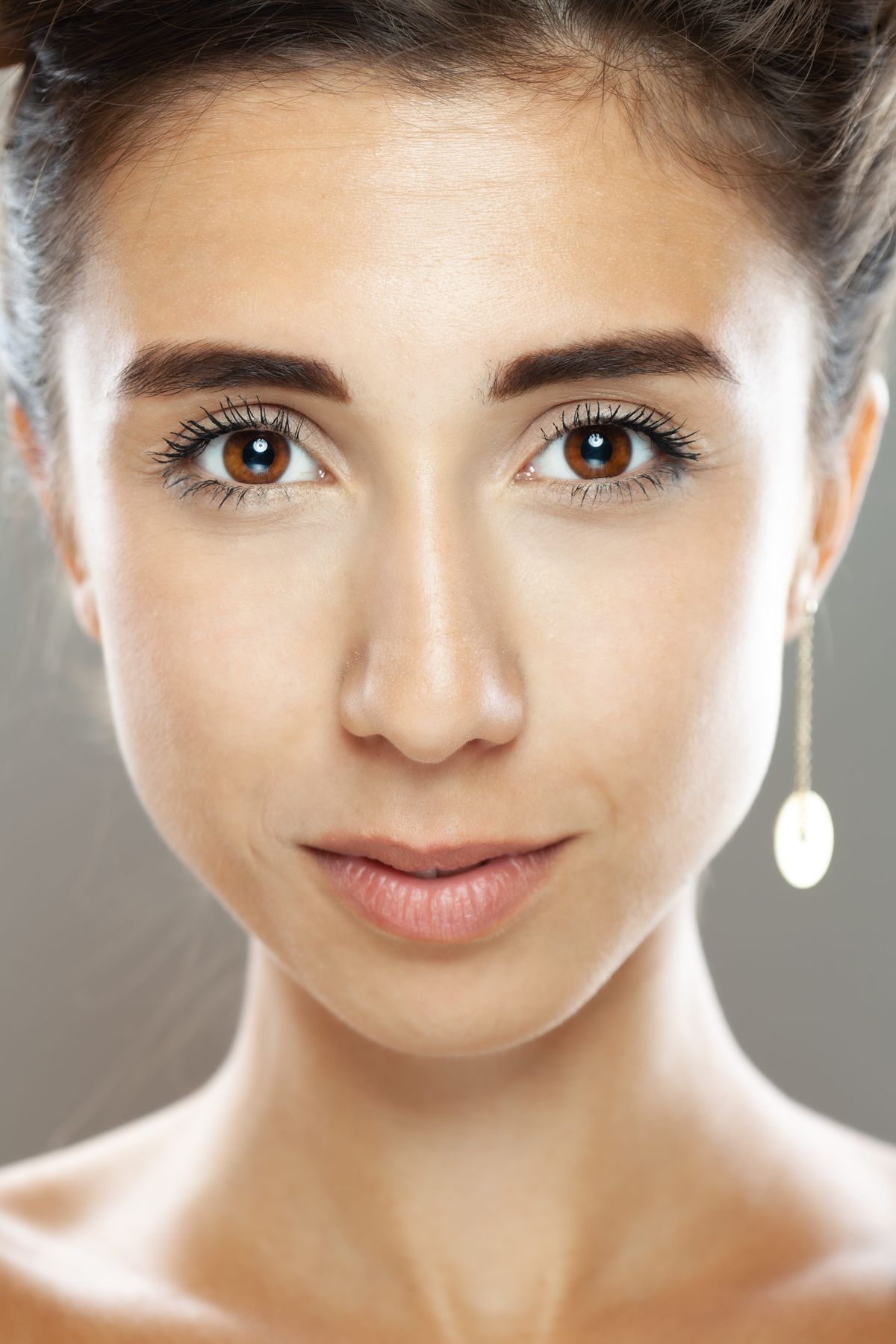 Egyenes szemöldökforma