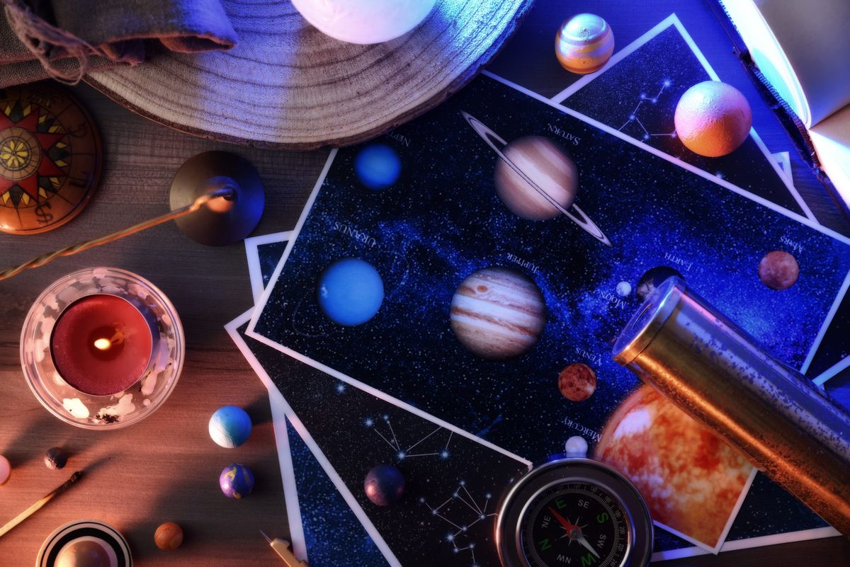 Tudós teleszkóppal, bolygó és rejtélyek