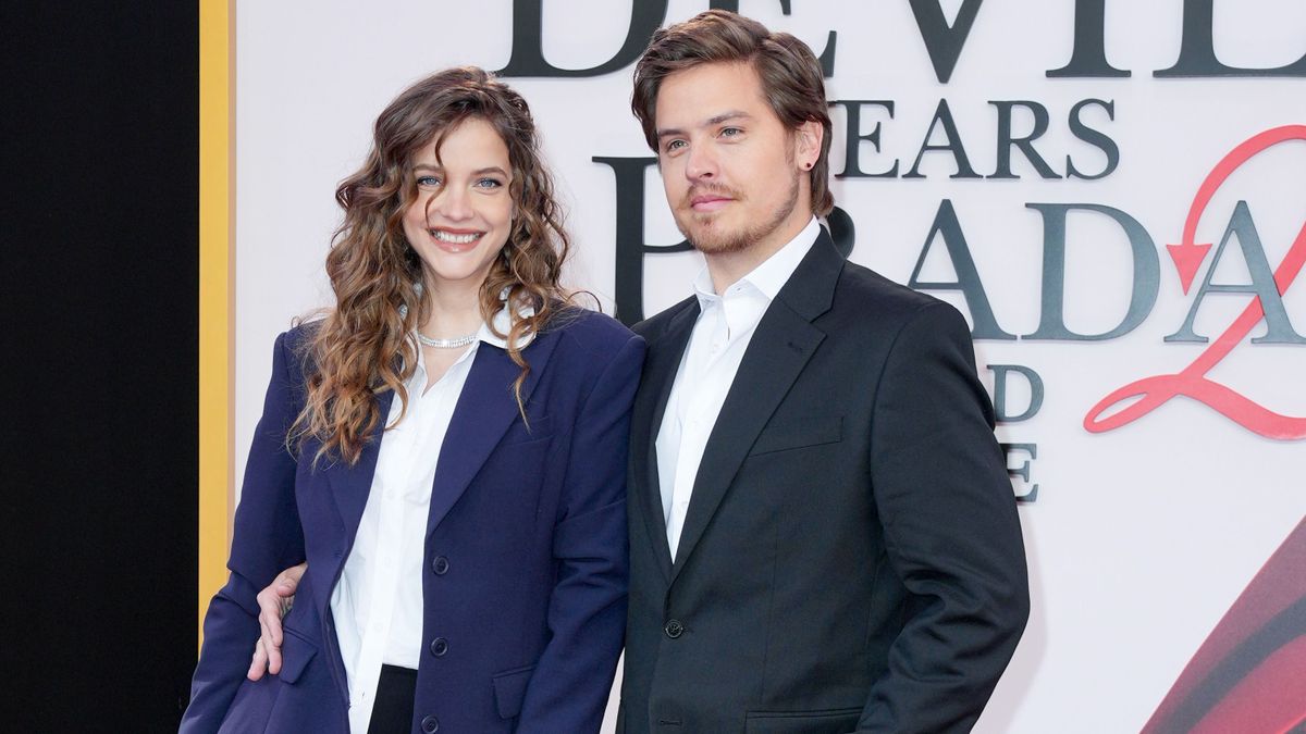 Betörtek Palvin Barbara és Dylan Sprouse otthonába
