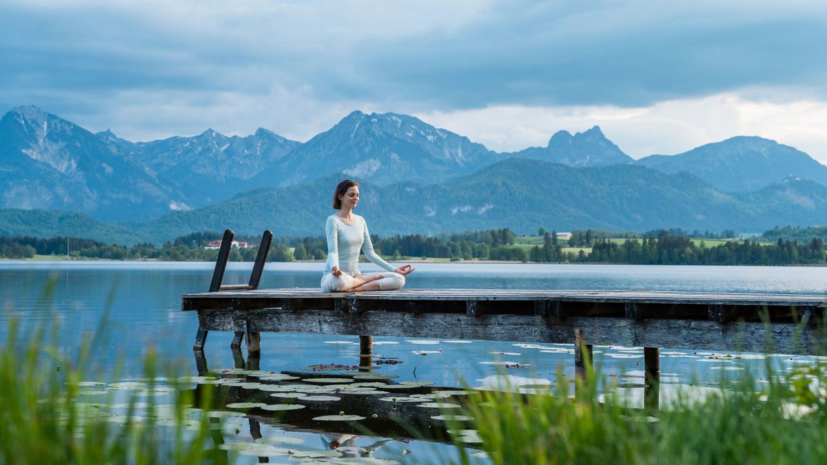 Napi horoszkóp 2026. április 24.: a Rák növelheti a bevételét, minden szem a Mérlegre szegeződik