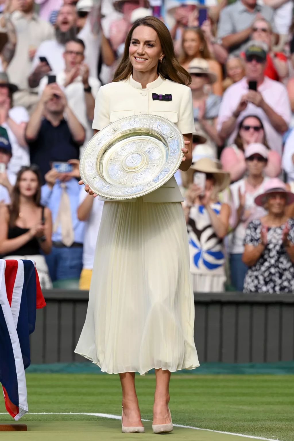 A 2025-ös wimbledoni teszinszbajnokságon ebben az elegáns Self-Portrait ruhában jelent meg.