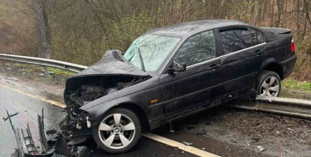 Oszter Alexandra fia balesetet szenvedett a 2-es főúton