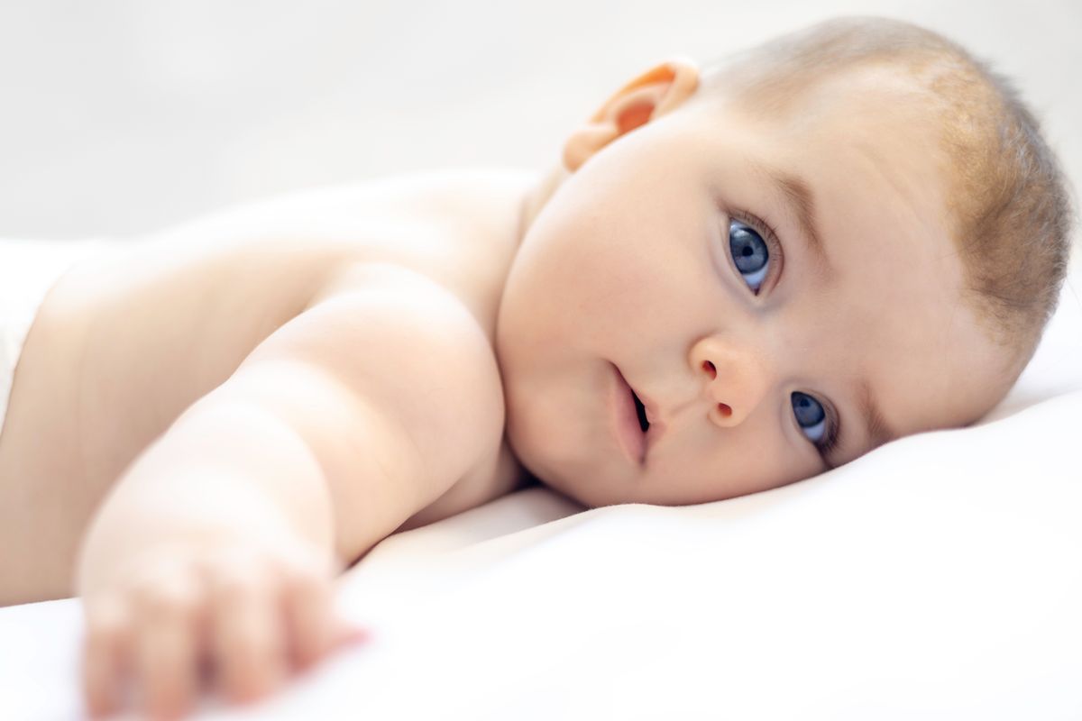 genetikailag kék szemű kisbaba