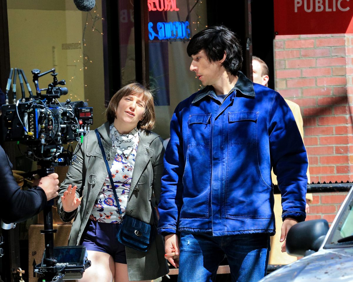 Lena Dunham és Adam Driver a Csajok című sorozatban