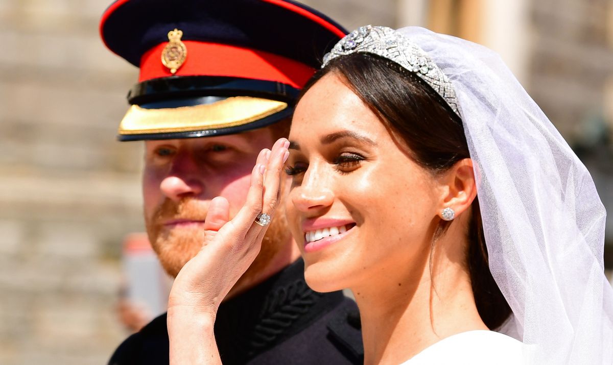 Meghan Markle esküvői tiarája miatt Harry herceg összetűzésbe került a palotával.