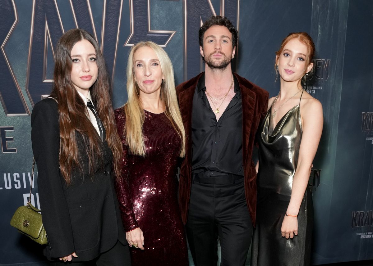Aaron Taylor-Johnson, Sam Taylor-Johnson, és a rendezőnő két idősebb lánya, Angelica Jopling és Jessie Phoenix Jopling