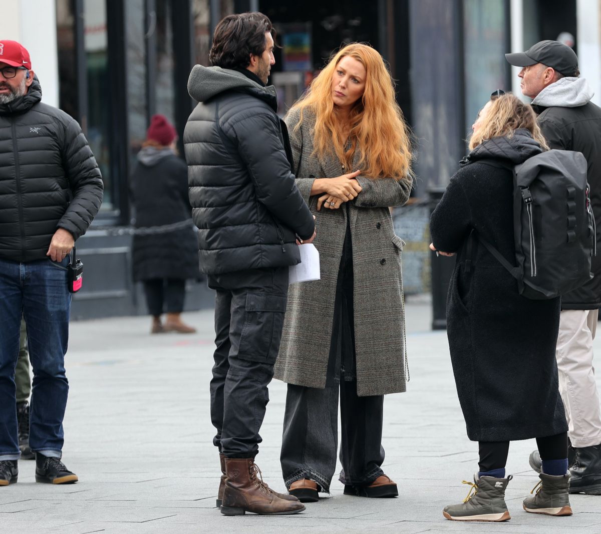 2024 decemberében Velünk véget ér forgatása után  Blake Lively beperelte Justin Baldonit.