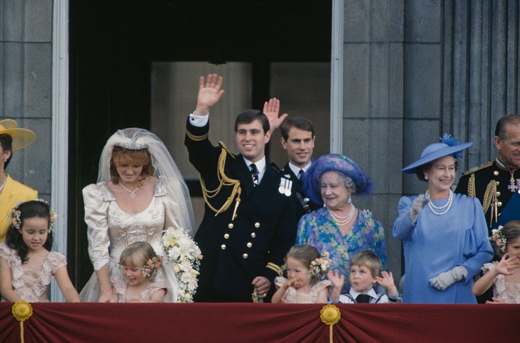 András herceg és Sarah Ferguson 1986-os házasságkötése, Erzsébet királynő cikkhez.