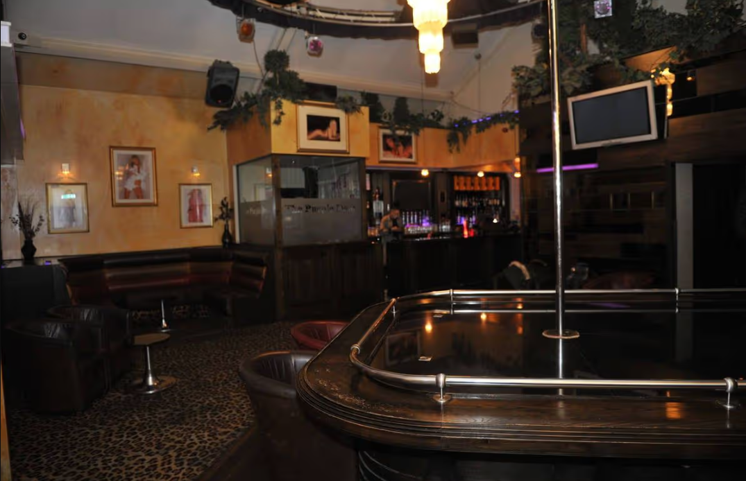 sztriptíztáncosnőkre vonatkozó szabályok