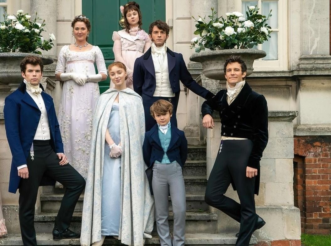 A Bridgerton család első évada Daphne szerelmi szálára fókuszált.