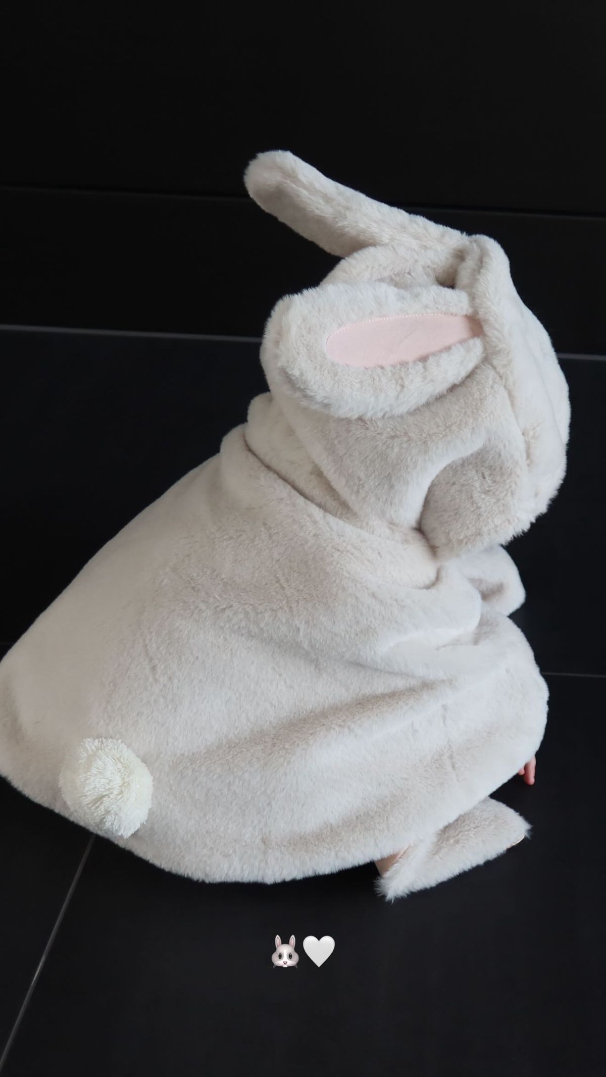 Buzsik Borka és Szoboszlai Dominik kislánya nyuszijelmezben várta a húsvétot