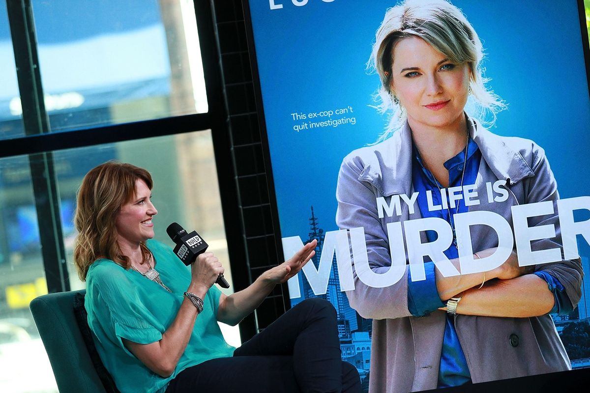 Lucy Lawless 2019-ben népszerűsítette az Élet a halál című sorozatot.