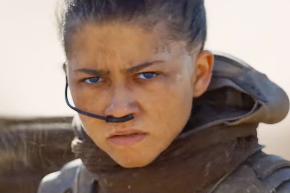 Jelenet a Dűne 3 filmből, Zendaya karakterét láthatjuk.