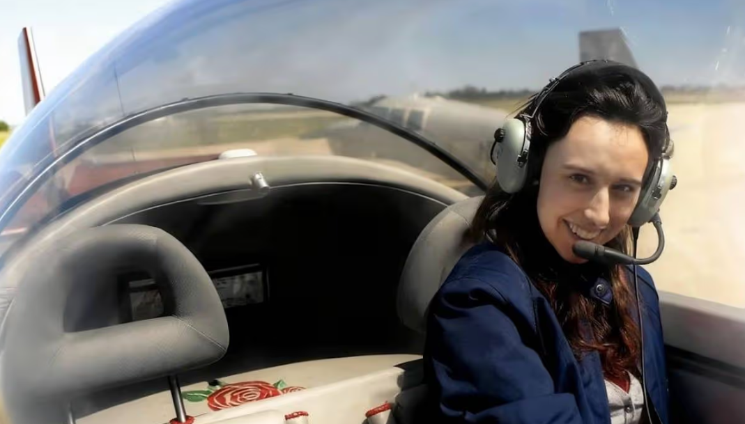 Sabrina Gonzalez Pasterski a repülőjében.