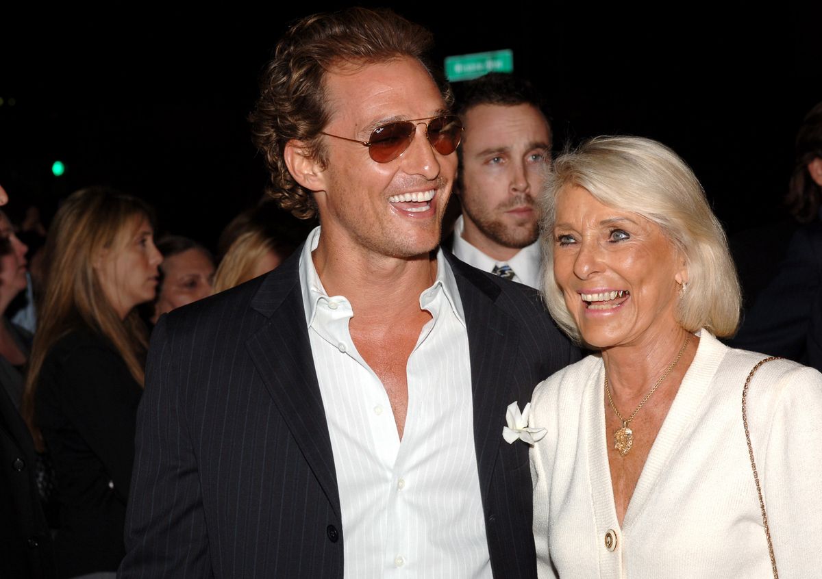 Bár régen hosszú évekig kerülték egymást, mára már nagyon jó viszonyt ápol Matthew McConaughey és az édesanyja