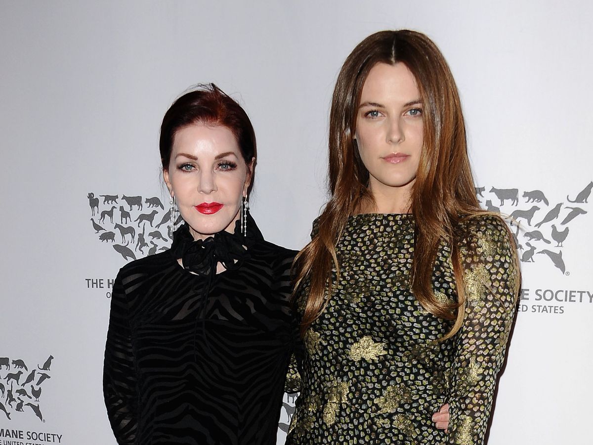 Priscilla Presley 